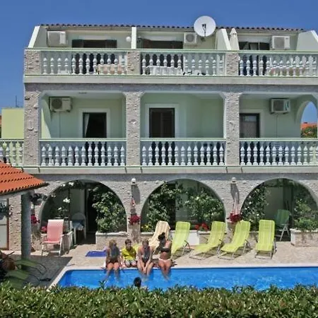 In With Balcony, Air Conditioning, Wifi, Washing Machine Medulin