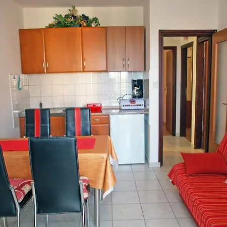In With Balcony, Air Conditioning, Wifi, Washing Machine Apartment