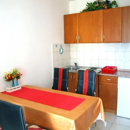 In With Balcony, Air Conditioning, Wifi, Washing Machine Apartment